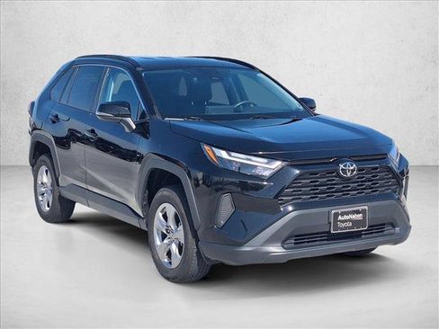 Used 2025 Toyota RAV4 XLE FWD image 3