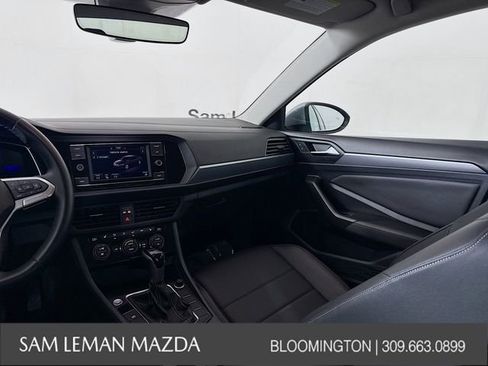 Used 2024 Volkswagen Jetta SE image 21