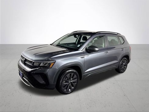 Used 2023 Volkswagen Taos S image 2