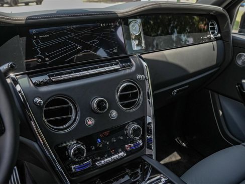 New 2025 Rolls-Royce Cullinan image 29