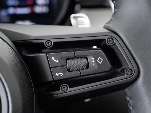 Certified 2026 Porsche Macan AWD/4WD image 15