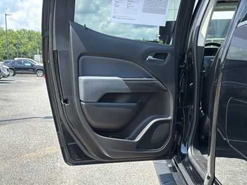 Used 2019 Chevrolet Colorado Z71 AWD/4WD image 26