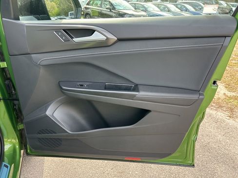 Certified 2025 Volkswagen Taos SE image 41