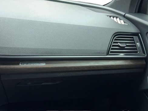 Used 2024 Audi Q5 2.0T Premium w/ Convenience Package image 20