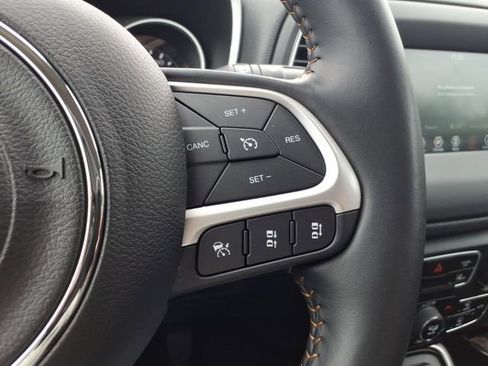 Used 2020 Jeep Compass Latitude FWD image 28