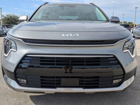 New 2025 Kia Niro SX image 3