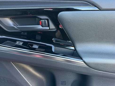 Used 2023 Subaru Solterra AWD image 19