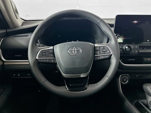 Used 2026 Toyota Grand Highlander FWD image 18