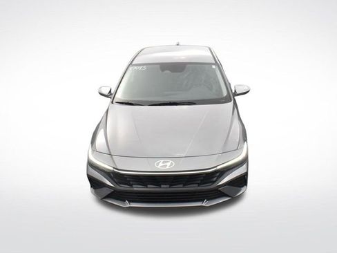 Used 2025 Hyundai Elantra SE FWD image 22