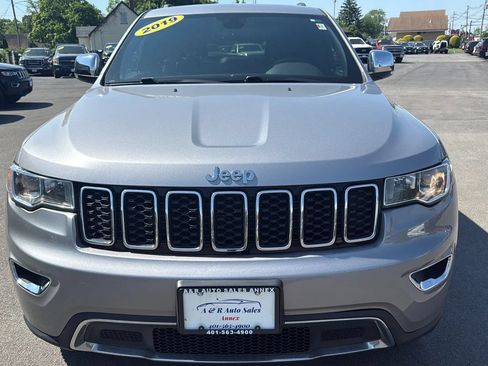 Used 2019 Jeep Grand Cherokee Limited AWD/4WD image 2