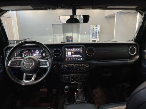 Used 2022 Jeep Wrangler Unlimited Sahara w/ Cold Weather Group image 32