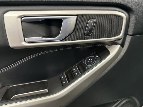 Used 2022 Ford Explorer XLT w/ Equipment Group 202A image 20