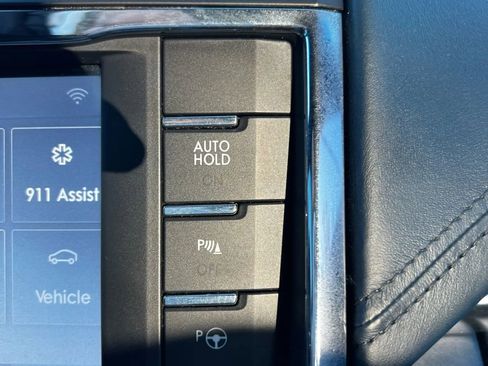 Used 2017 Lincoln Continental Black Label w/ Rear-seat Package image 38