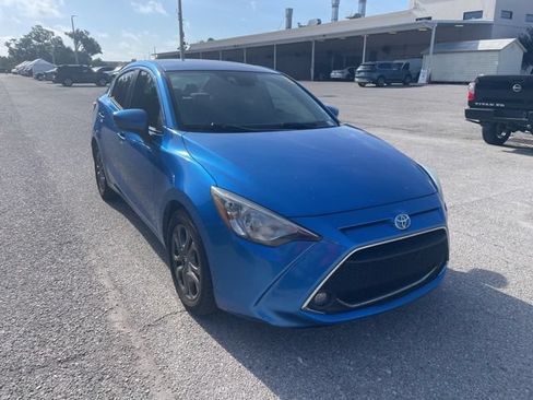 Used 2019 Toyota Yaris LE FWD image 5