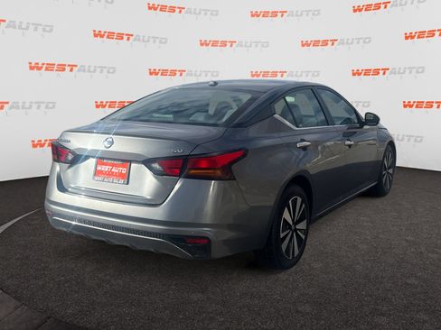 Used 2022 Nissan Altima 2.5 SV FWD image 5