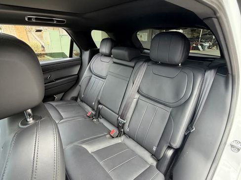 Used 2025 Land Rover Range Rover Sport SE AWD/4WD image 15