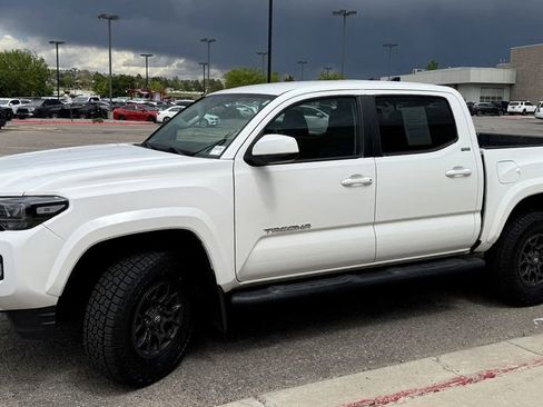 Used 2017 Toyota Tacoma SR5 w/ Tow Package AWD/4WD image 4