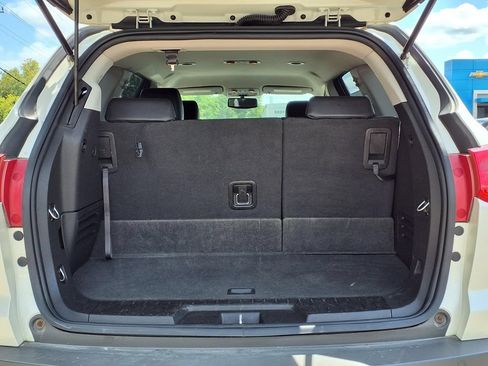 Used 2012 Chevrolet Traverse LT FWD image 8