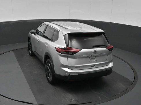 Used 2025 Nissan Rogue SV AWD/4WD image 14