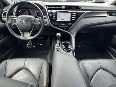 Used 2018 Toyota Camry XSE FWD image 9
