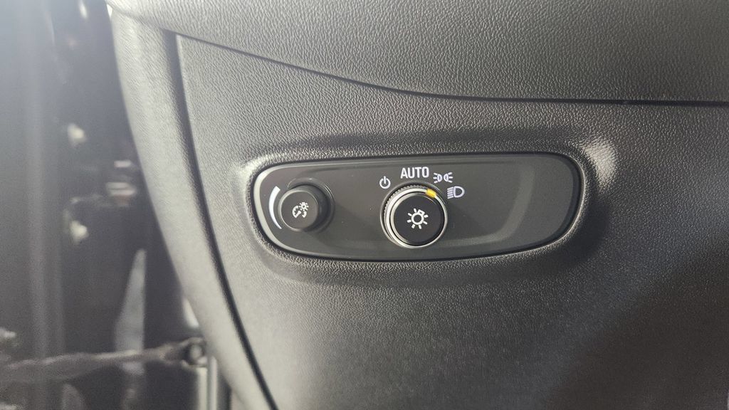 Used 2022 Chevrolet Equinox LT AWD/4WD image 21