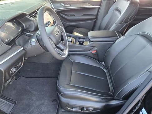 New 2025 Jeep Grand Cherokee Limited w/ Black Appearance Package image 8