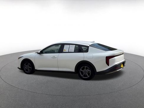 Used 2025 Kia K4 FWD image 11