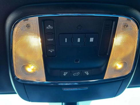 Used 2020 Jeep Grand Cherokee Limited image 31