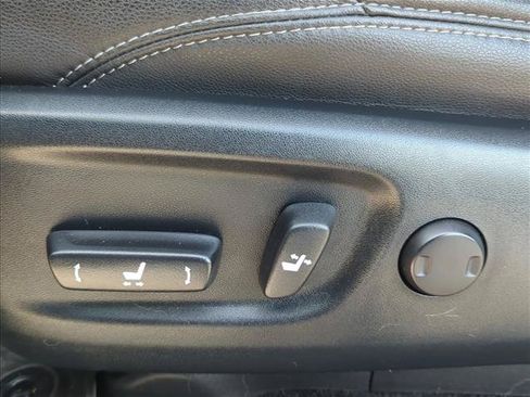 Used 2022 Toyota 4Runner SR5 Premium w/ Moonroof Package AWD/4WD image 10
