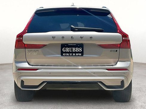 Certified 2023 Volvo XC60 B5 Plus w/ Climate Package AWD/4WD image 5