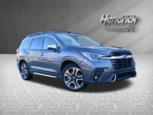 Used 2023 Subaru Ascent Touring image 2