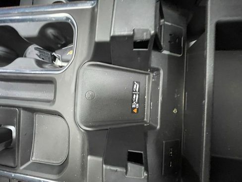 Used 2022 Chevrolet Silverado 1500 High Country w/ High Country Premium Package AWD/4WD image 27