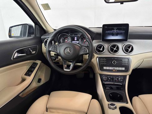 Used 2018 Mercedes-Benz GLA 250 image 13