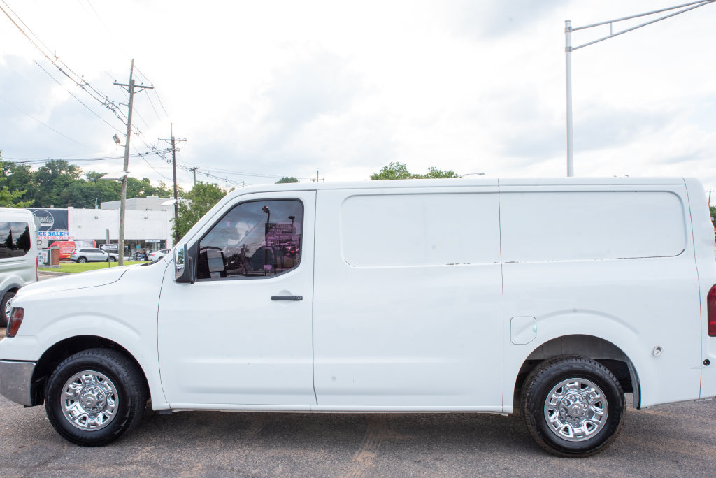 Used 2013 Nissan NV 3500 SV w/ Technology Pkg RWD image 4