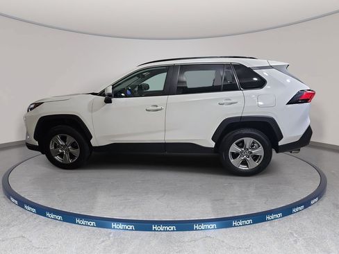 Used 2025 Toyota RAV4 XLE AWD/4WD image 9