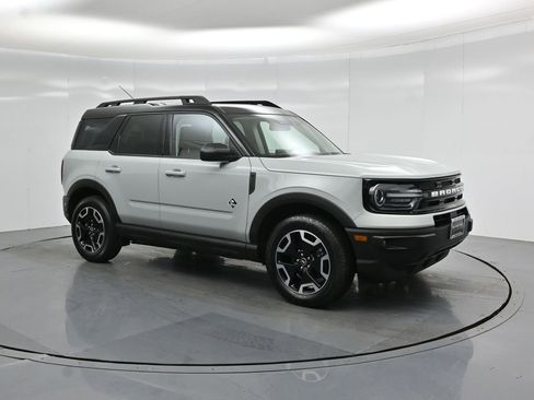 Used 2022 Ford Bronco Sport Outer Banks w/ Tech Package AWD/4WD image 28
