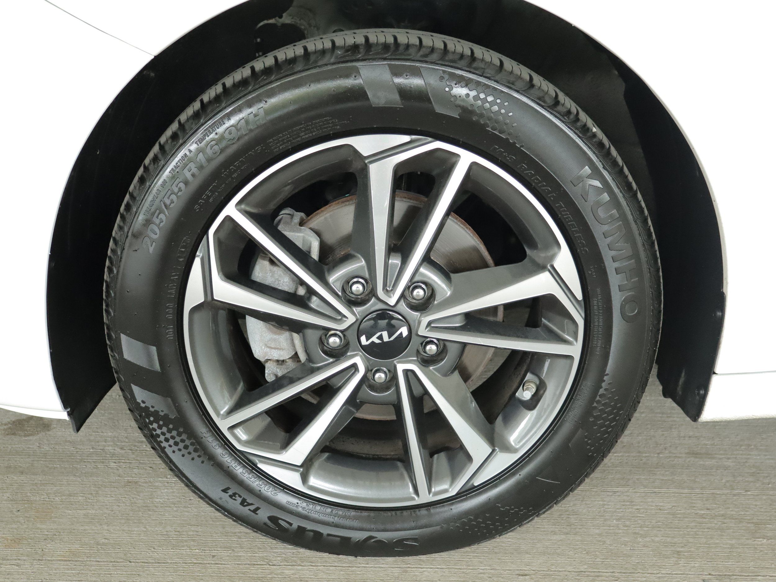 Used 2023 Kia Forte LXS FWD image 22