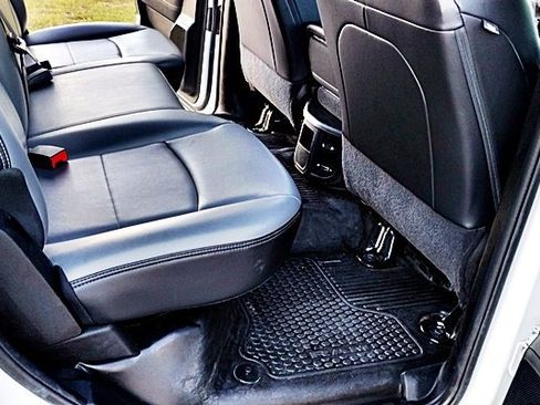 Used 2021 RAM 2500 Tradesman w/ Chrome Appearance Group image 17