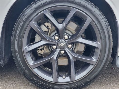 Certified 2022 Dodge Challenger R/T w/ Blacktop Package image 17