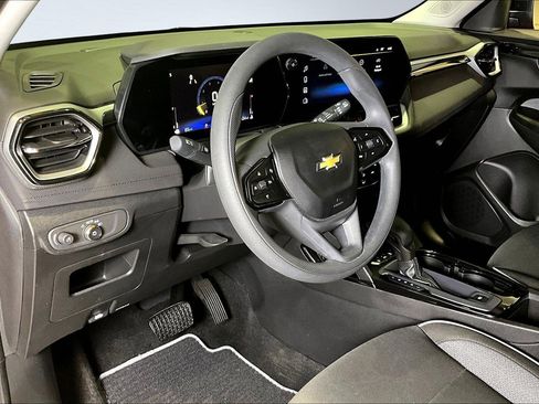 Used 2024 Chevrolet TrailBlazer LS image 16