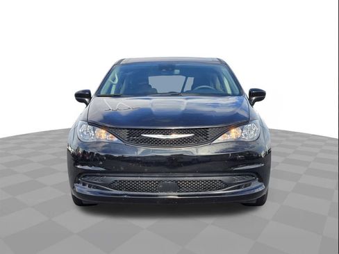 Used 2024 Chrysler Voyager LX FWD image 2