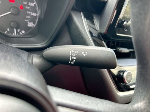 Used 2025 Toyota Corolla LE FWD image 18