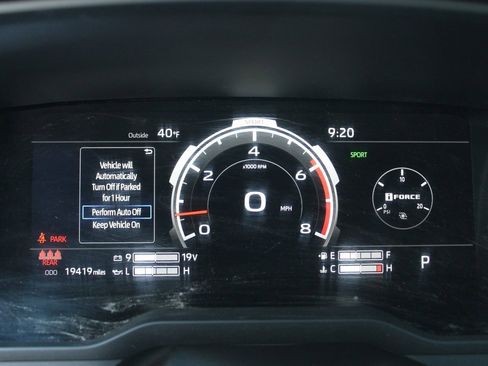 Used 2024 Toyota Tundra Limited image 9