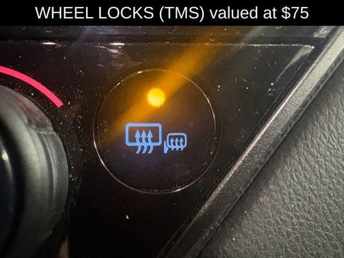 Used 2022 Toyota Camry XSE image 12