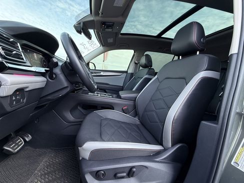 Used 2024 Volkswagen Atlas Peak Edition SE image 22