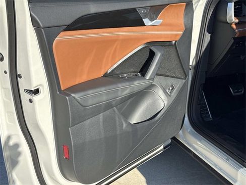 New 2026 Volkswagen Tiguan SEL R-Line image 11