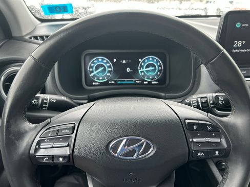 Used 2022 Hyundai Kona Limited image 17