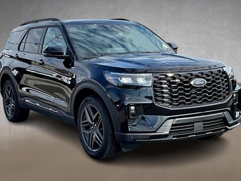 New 2025 Ford Explorer ST-Line w/ Premium Package image 2