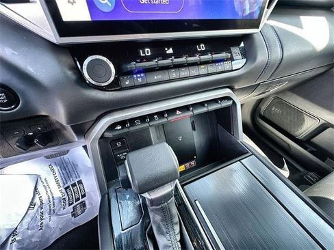 Used 2025 Toyota Tundra Platinum image 28