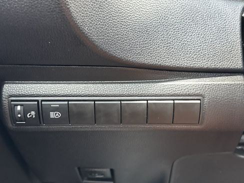 Used 2025 Toyota Corolla LE FWD image 17